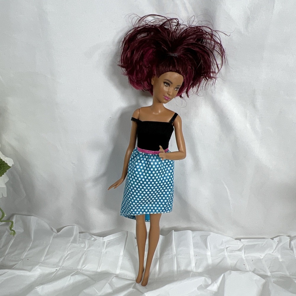 2015 Barbie Doll Fashionista Red pink hair Red